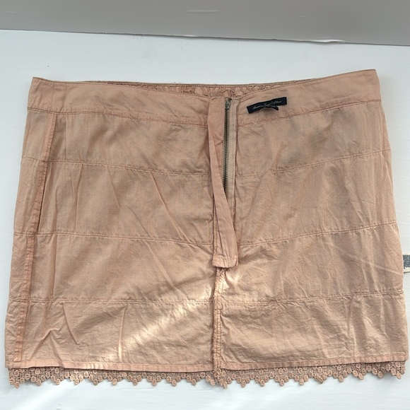 American Eagle Outfitters Tiered Crochet Blush Pink lined skirt Size 12 - Picture 4 of 8